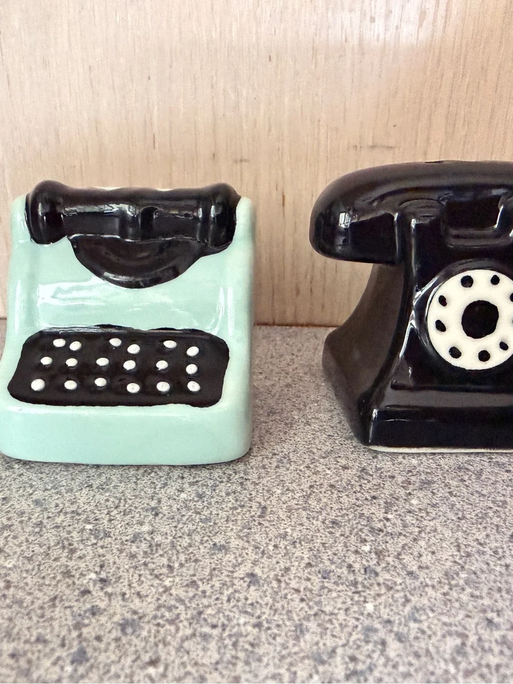 New Crate & Barrel Old Fashioned Typewriter Telephone Salt & Pepper Shaker Set